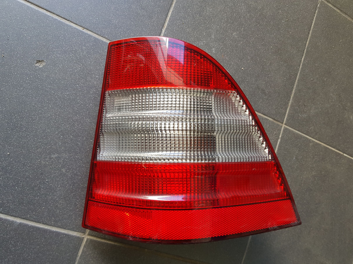 Lampa prawy tył Mercedes ML W163